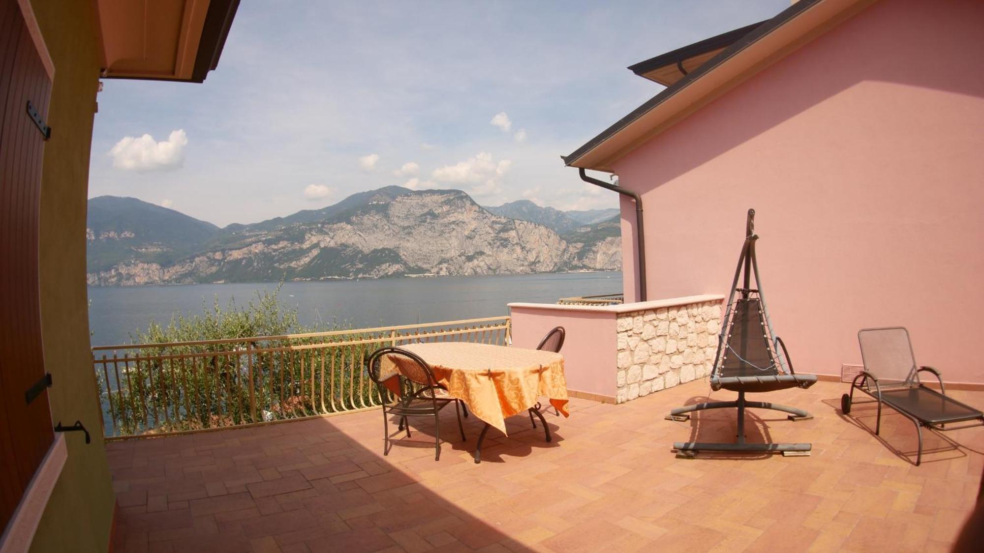 Residence Casa Maria Ассенца-ди-Бренцоне Экстерьер фото