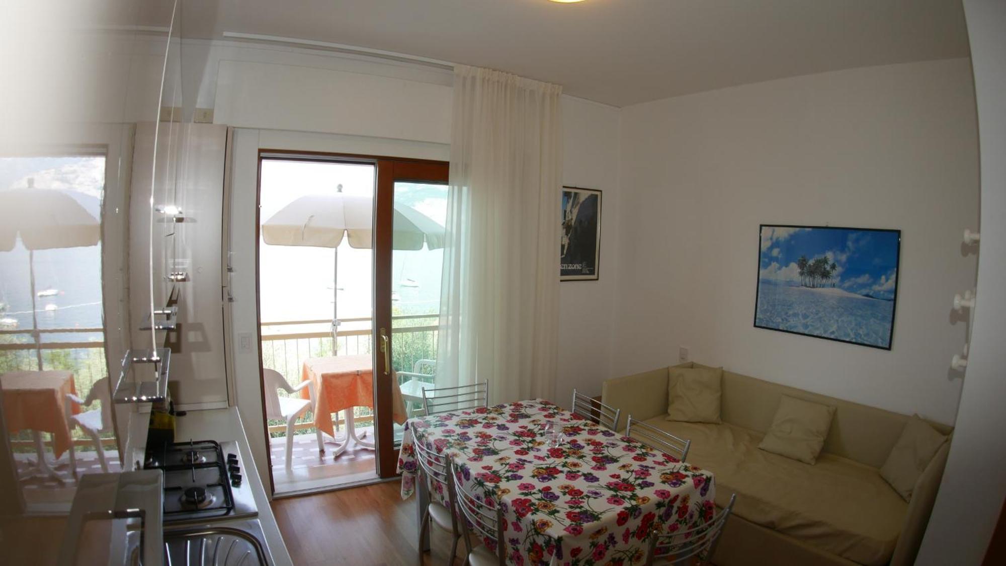 Residence Casa Maria Ассенца-ди-Бренцоне Экстерьер фото