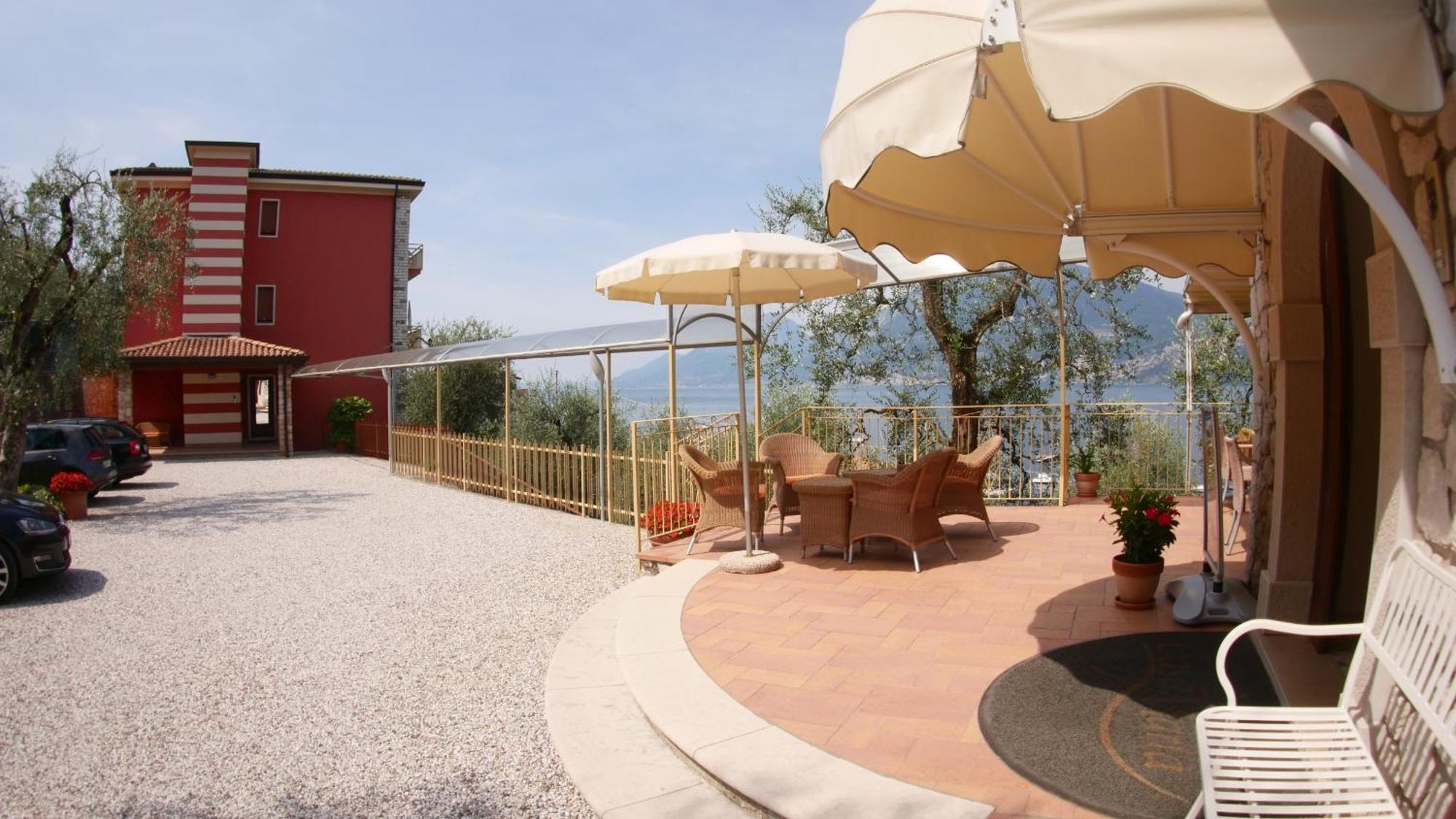 Residence Casa Maria Ассенца-ди-Бренцоне Экстерьер фото